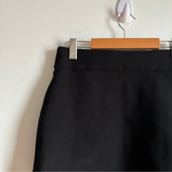 Zara Black Classic Mini Skirt - Picture 2 of 8